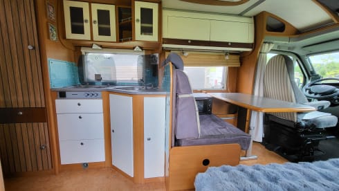4p Dethleffs semi-integrated uit 2007