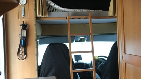 AVA – 2 berth Peugeot advangarde from 2006