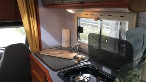 “Star” – Compact semi-integrated motorhome