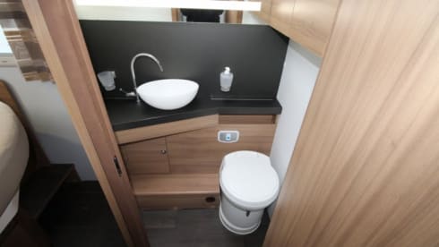Luxury 4-person Adria Automatic