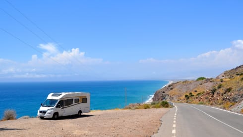 Carado T334 – Discover SPAIN with the camper! Rent a Carado MODEL 2021 now