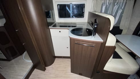 Fantastic 4-person luxury Ford Benimar