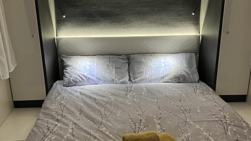 'Zefi' – New model, Luxury 4 berth Rollerteam Zefiro 696,auto,island bed 
