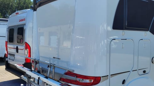 Very luxurious 2p Hobby Premium semi-integrated from 2013