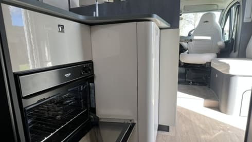 Warren – 4 berth Laika L319 - luxury motorhome - Pet Friendly