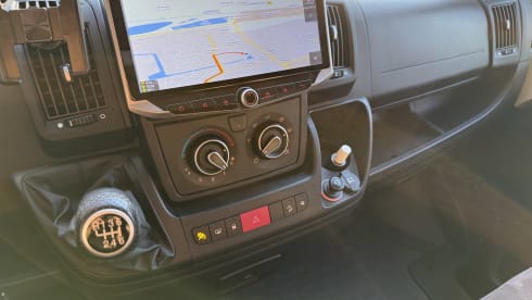 4p Pössl bus uit 2020