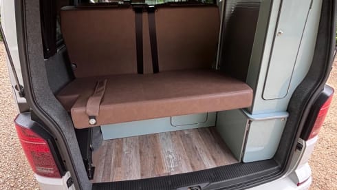 Dame Judy – 4 berth Volkswagen campervan from 2024