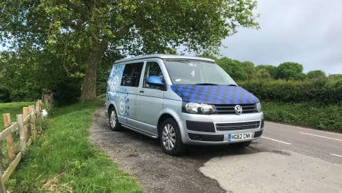 Lady Luna – VW Campervan - 4 berth with awning.