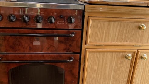 Tali – 4 berth Peugeot bus from 2006