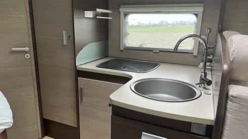 Leuke camper – 4p Bavaria semi-integrated uit 2011