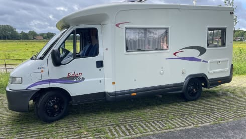 Camping-car 4 personnes soigné et complet de 2001