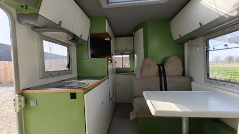 Gezellige 4-persoons alkoofcamper – ideaal voor stel of klein gezin
