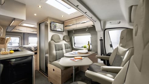 Milano – NEW (year 2023) DETHLEFFS GLOBETRAIL 640EB BUS CAMPER 