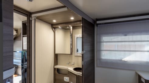 4p McLouis integrated from 2019 with air conditioning, 230v permanent 