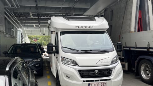 Florium – Luxury camper for 2 people (2020) from the Fleurette class segment!