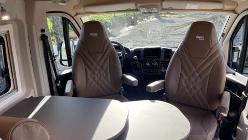 The MAD Van – Pop-up 4p Bürstner campervan uit 2023