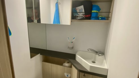 The Beast – Very recent, luxurious 4-person alcove camper
