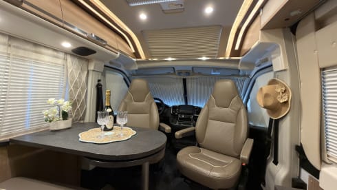 Making Memories 5 – 2023 Malibu charming GT640 Automaat luxe Buscamper skyview 