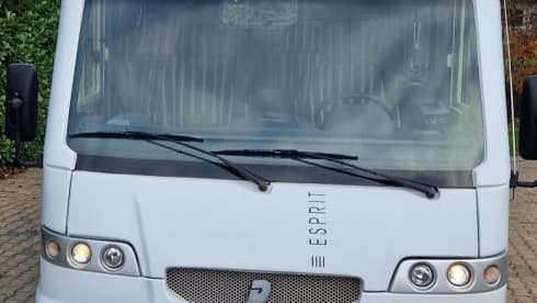 Huisje op wielen – Beautiful spacious integral camper