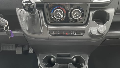 ADRIA Twin 640SLB Supreme AUTOMATIC