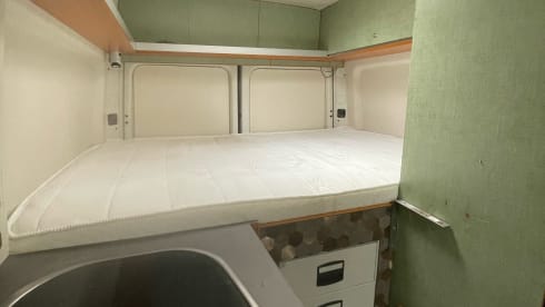Ollie – 2p Volkswagen bus from 2004