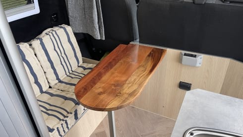 2p Renault bus from 2024