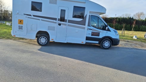 2p Ford semi-integrated uit 2024