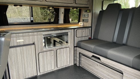 The jammy Dodger – 4 berth Volkswagen camperKing Monte  Carlo 2121