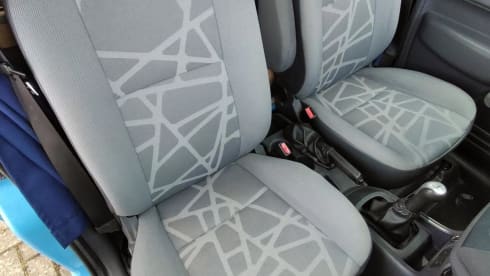 Blue Zone – 2-seater Ford Connect campervan from 2009