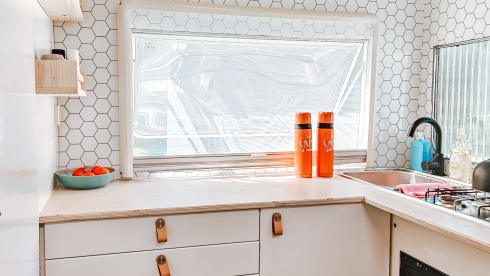 Foxie – 4p Mercedes-Benz alcove from 1979