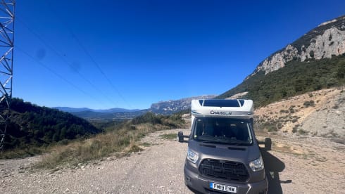 Polly – 4 Berth Chausson Camper