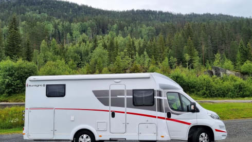 4p Sunlight semi-integrated uit 2023