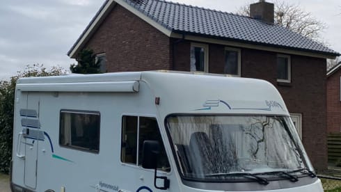 B544 – 5p Hymer integrated uit 1999