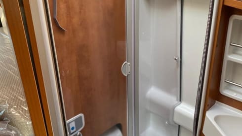 Malibu Van 640 LE – Malibu luxury bus camper