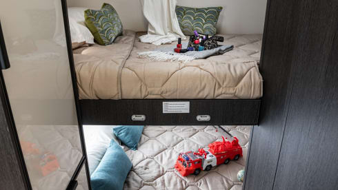 Bavarian Camper 6 – Alcove for 6 people, with stable diesel heating.