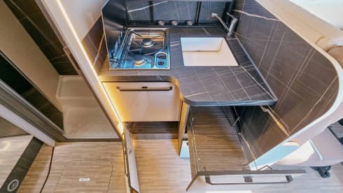 Premium 5p McLouis semi-integrated uit 2026 + starlink