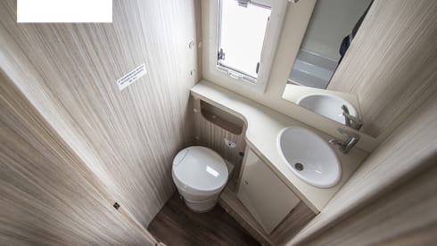 T-Loft 530 – Camper 5 posti Elnagh T-Loft 530 - 7,45 mt.
