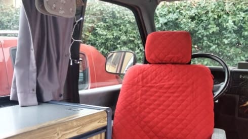 FREAK – Volkswagen T4 Westfalia CamperVan 4 seats Compact Versatile Hard Top