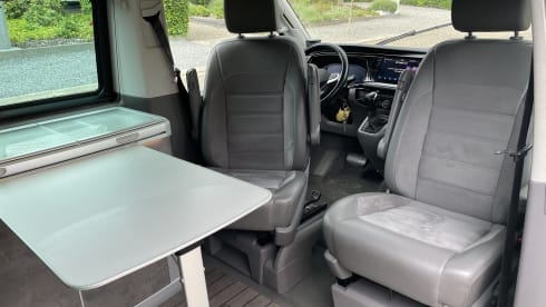 The Smiling Van – Camper Volkswagen per 4 persone, modello 2023