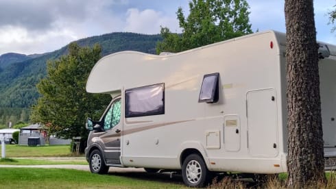 6p Ford alcove from 2017, bunk bed and large seating area