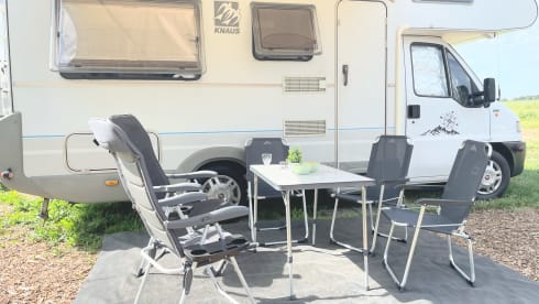 FamilyTime – 5p Knaus semi-integrated from 1996