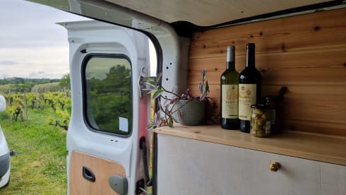 Molly – Beautifully converted Off-grid Campervan