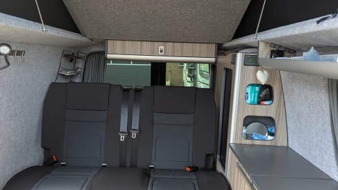 Exclusive camper van VW T5 with pop-up roof
