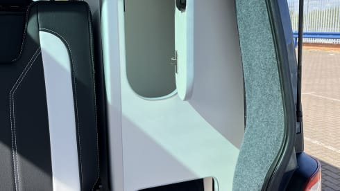 Pixie – 4 berth Volkswagen campervan from 2016