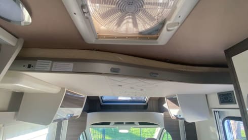 Louis – 4p McLouis 473G semi-integrated from 2024 Ford automatic 170 hp