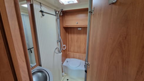 Smart & strong! 131hp - 2p - MaxxFan - CarPlay - Solar panel