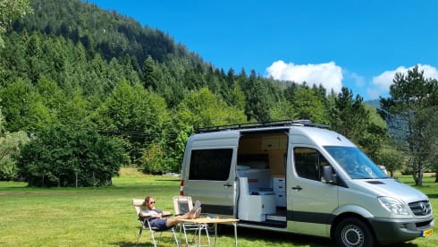 Hank the Van – Luxury off-grid Mercedes Sprinter