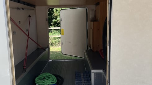 6-sitziger Mercedes-Benz Alcove aus dem Jahr 2002