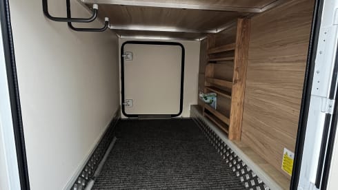 4p Ford semi-integrated uit 2022