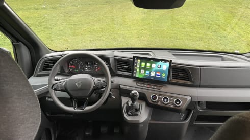 Houseonwheels 2 – Renault master buscamper jan 26 100 KM douche/ toilet ruimte standkachel.